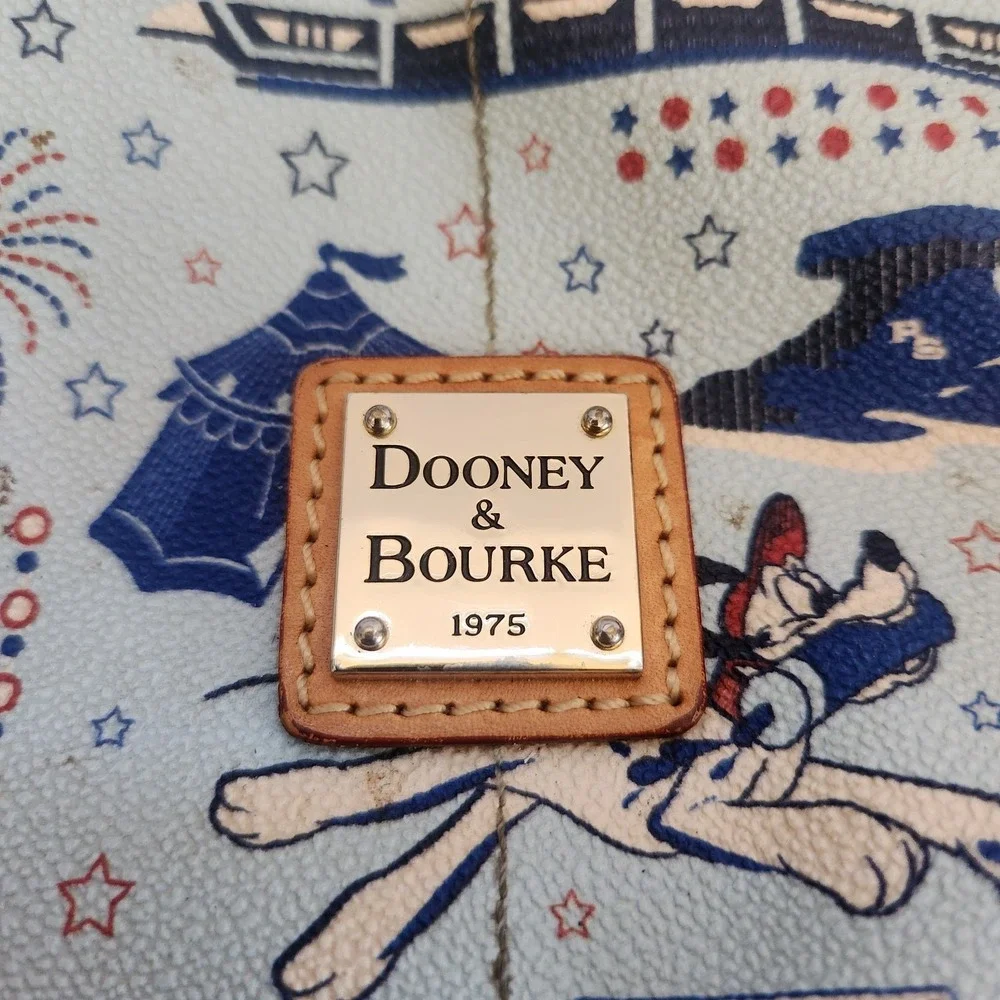 Dooney & Bourke 2016 Disney Parks 1/2 Marathon Weekend Crossbody Bag Purse Tote